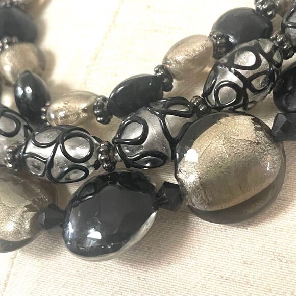 Black beaded multi strand Necklace - Picture 8 of 10